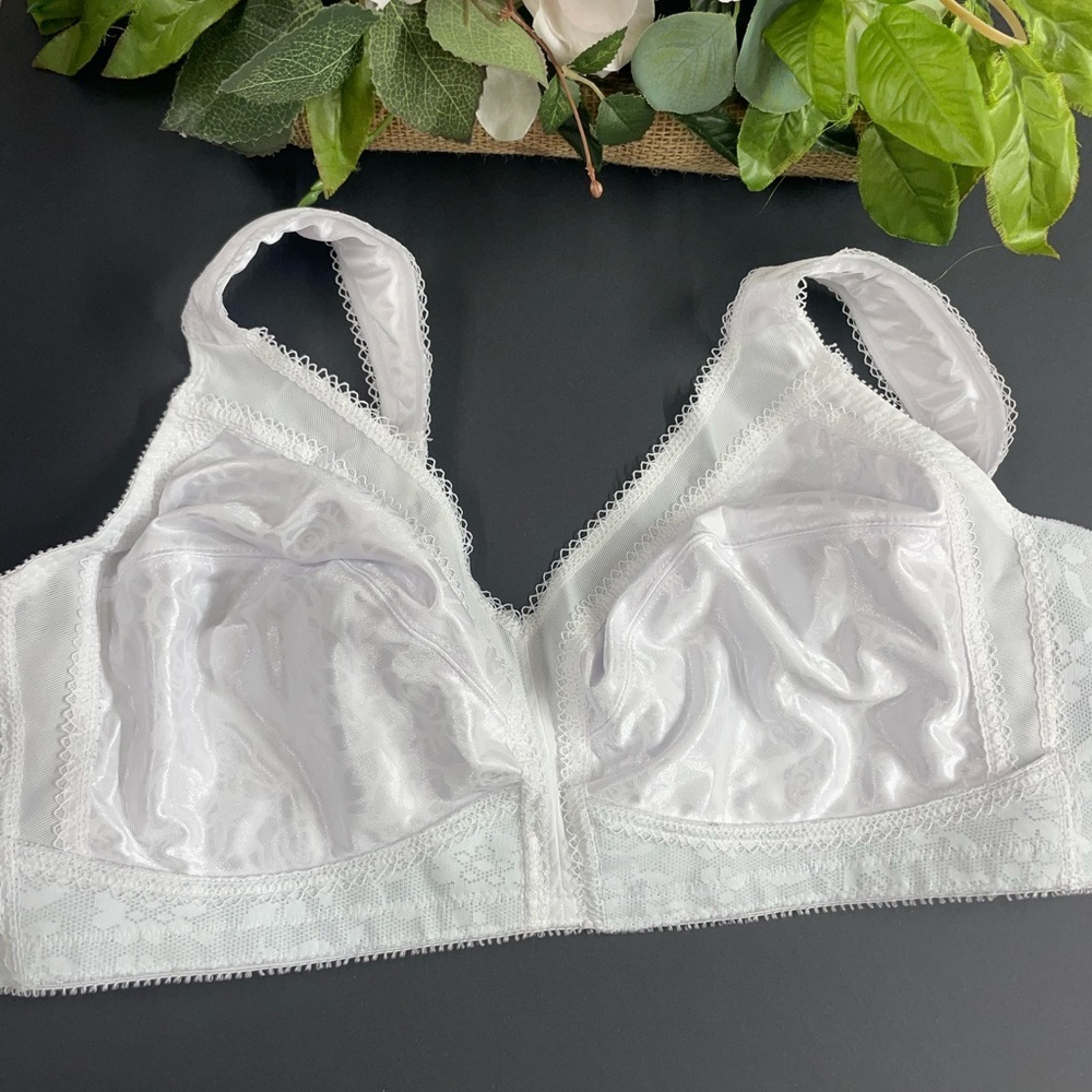Playtex White Wireless Bra with Wide Straps